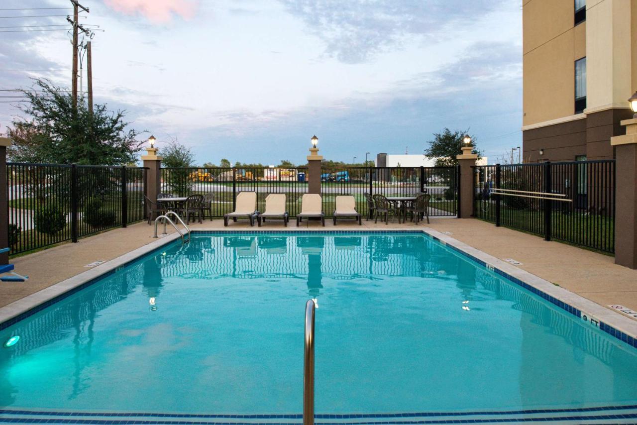 Hampton Inn And Suites Hutto Esterno foto